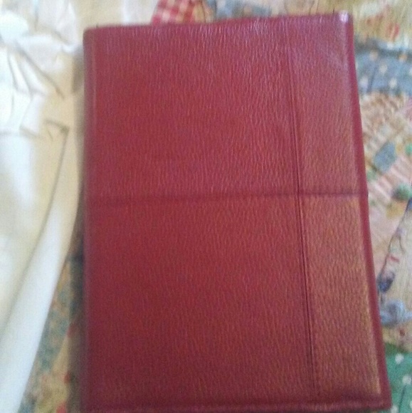 Amazon Kindle w/Case - Picture 7 of 10